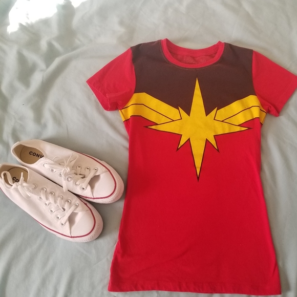 Marvel Tops - 💙 (3 for $20) Captain Marvel Logo Graphic T-Shirt